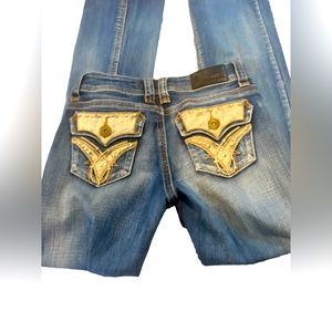 Grace in LA jeans size 28, with beautiful back pocket design.